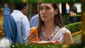 Título: Busca ayuda para su madre