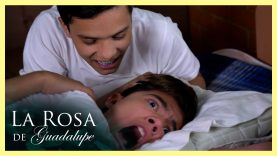 Título: Niña inocente en la escuela